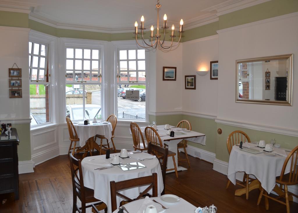 Corra Lynn Bed & Breakfast Whitby Bagian luar foto