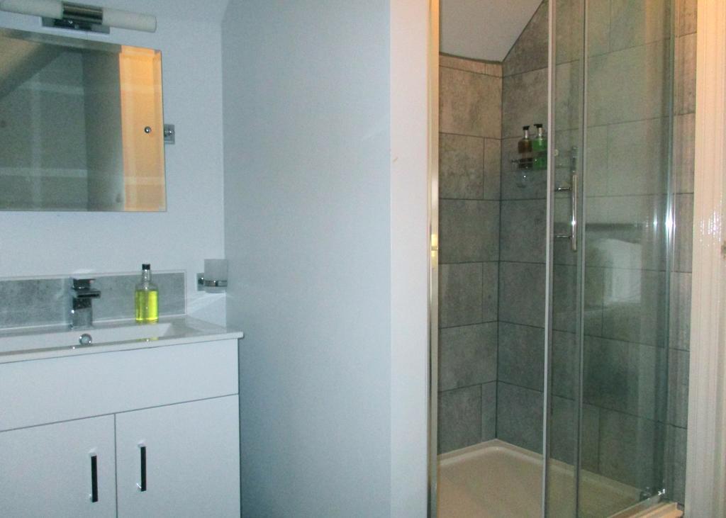 Corra Lynn Bed & Breakfast Whitby Bagian luar foto