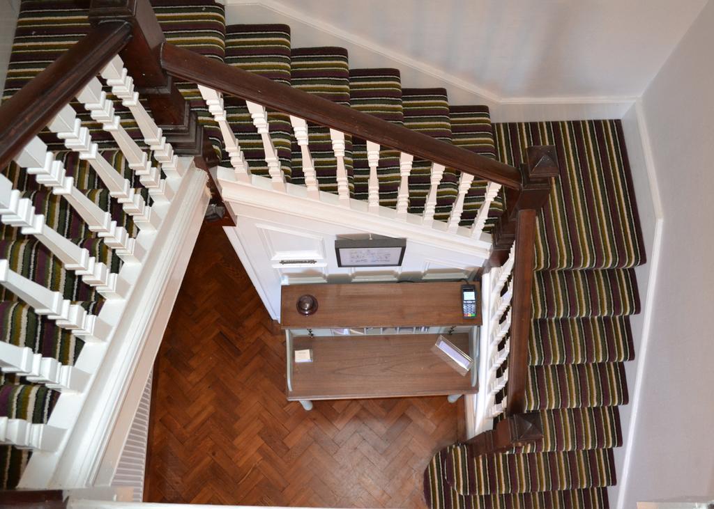 Corra Lynn Bed & Breakfast Whitby Bagian luar foto