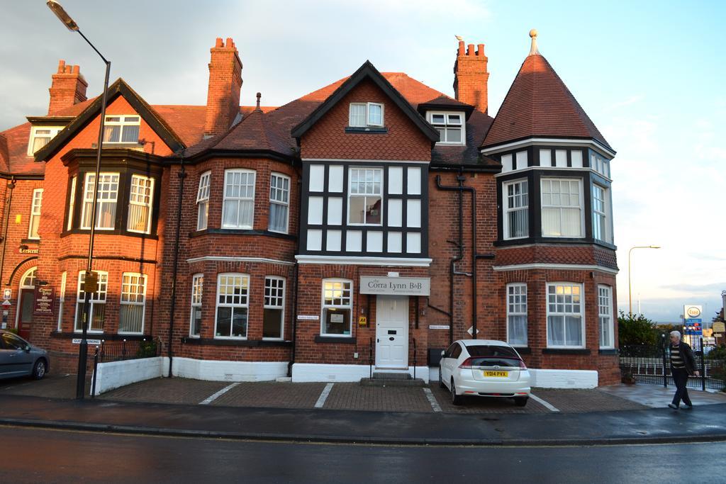 Corra Lynn Bed & Breakfast Whitby Bagian luar foto