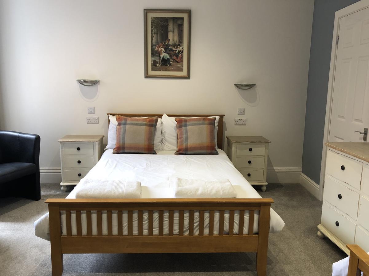Corra Lynn Bed & Breakfast Whitby Bagian luar foto